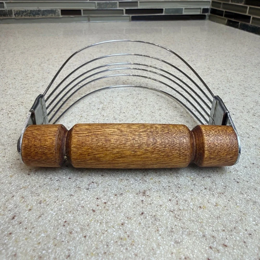 VTG Bonny Canada Pastry Blender Wood Handle 6 Wire Dough Cutter Rustic Kitchen